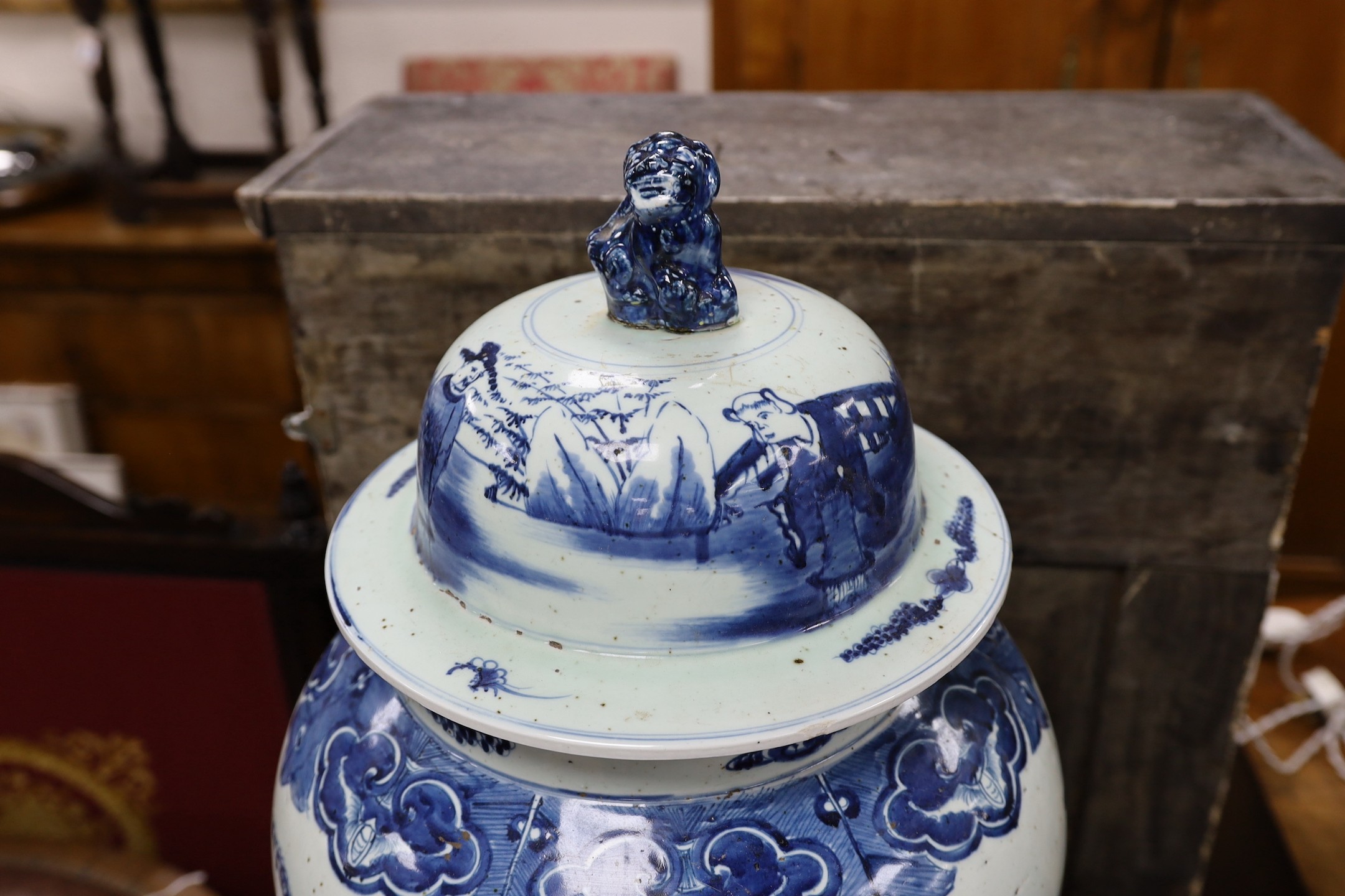 A large Chinese blue and white lidded baluster vase, 75cm tall